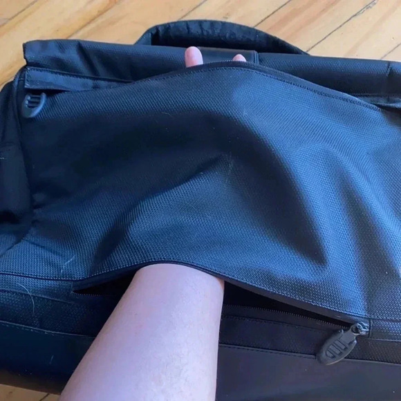 Tumi briefcase /  travel bag - Picture 5 of 8